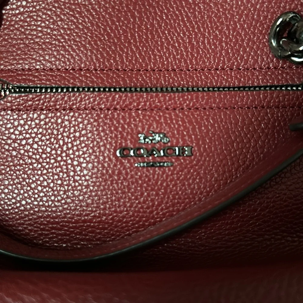 Coach - Picture 2 of 7